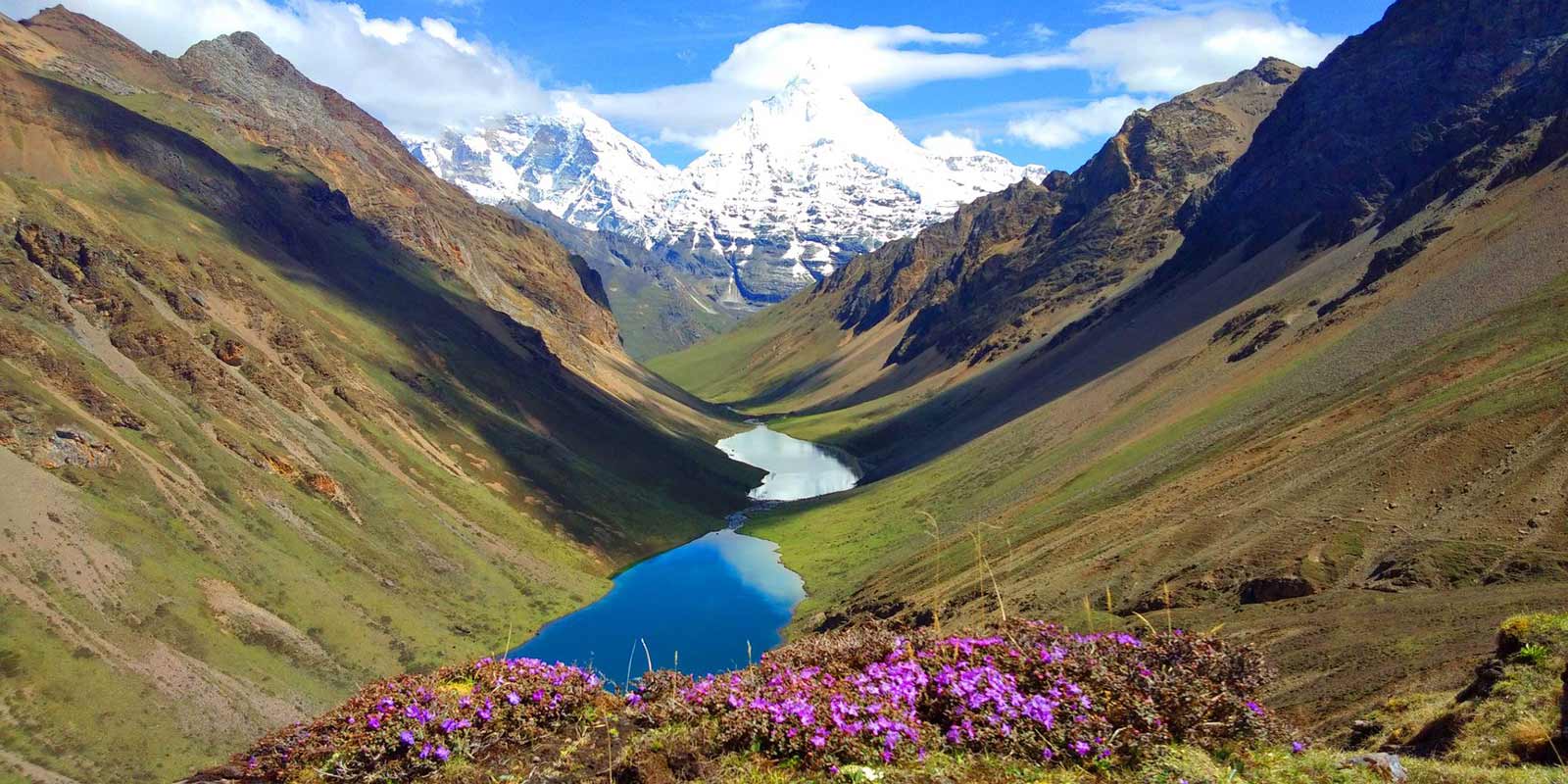 The twin lake Tsophu of Jomolhari